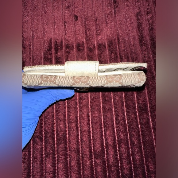 Gucci Eclipse GG Canvas Ivory Compact Wallet - Picture 13 of 13